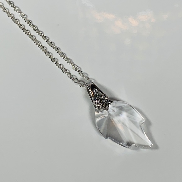 Swarovski Crystal Leaf Pendant - Picture 7 of 9
